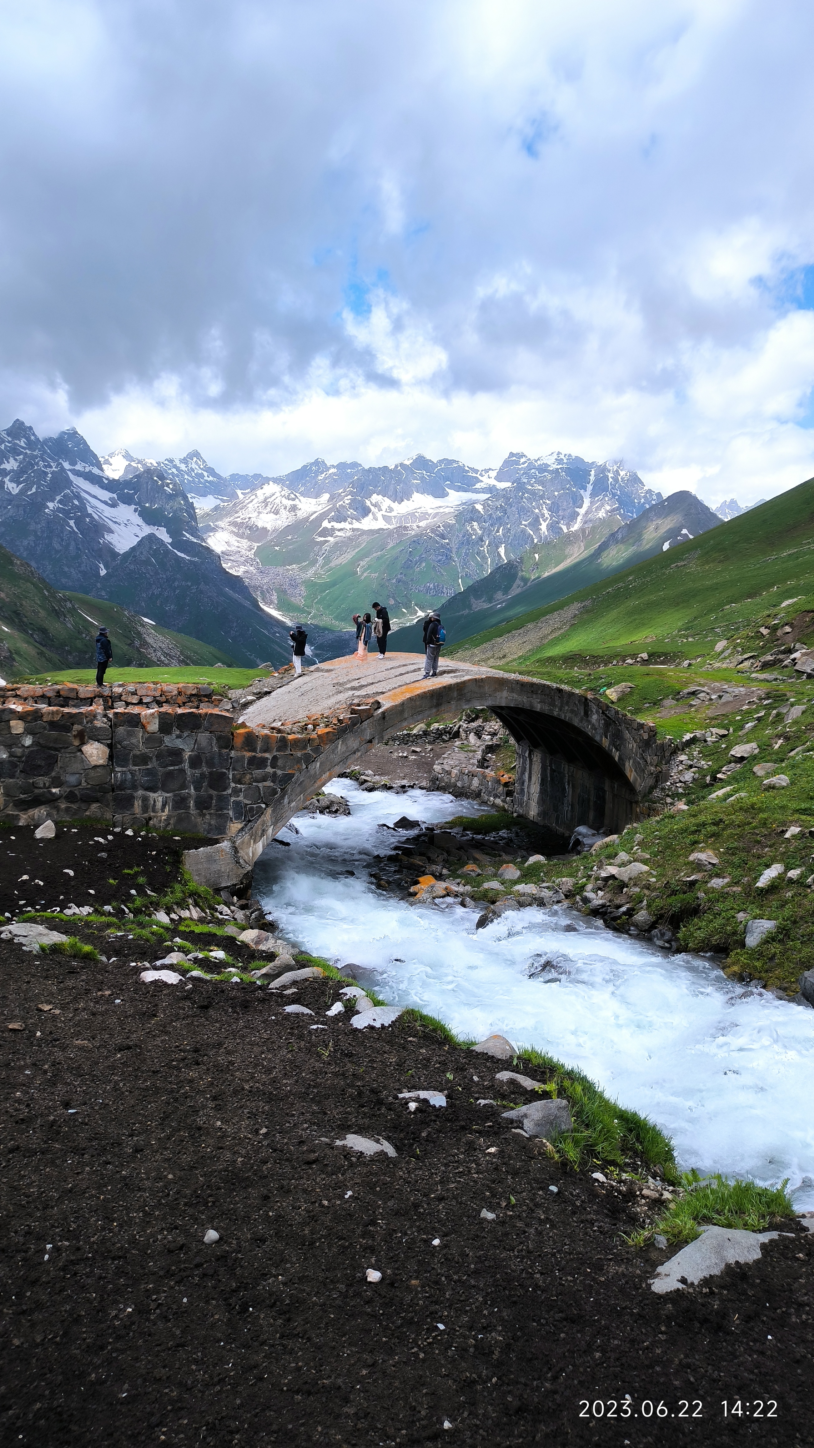 夏季新疆旅行到处排队?来孟克特古道徒步吧,撒开了玩