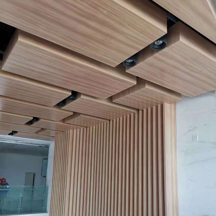 木纹铝板用于室内装饰,安全性更高!