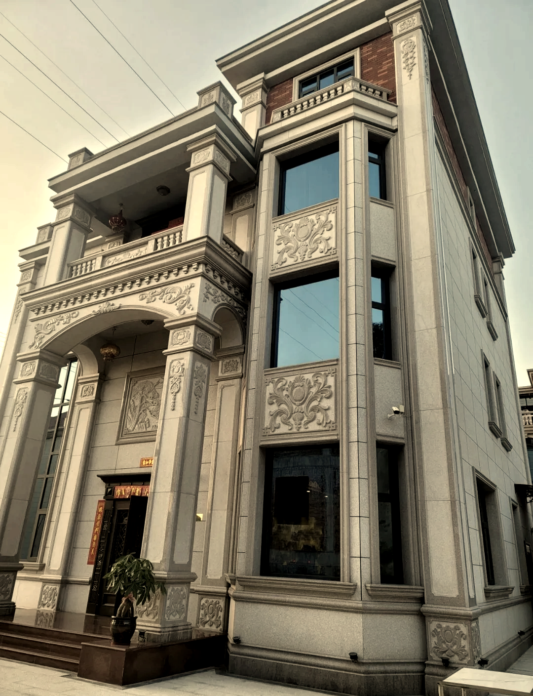 福建农村惊现众多奢华别墅,网友直呼:太奢华了!