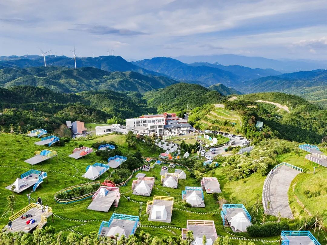 来仰天湖露营!好city啊!