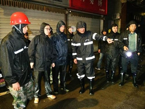 市政协副主席邬振悦赴普陀督查指导台风"灿都"防御应对工作