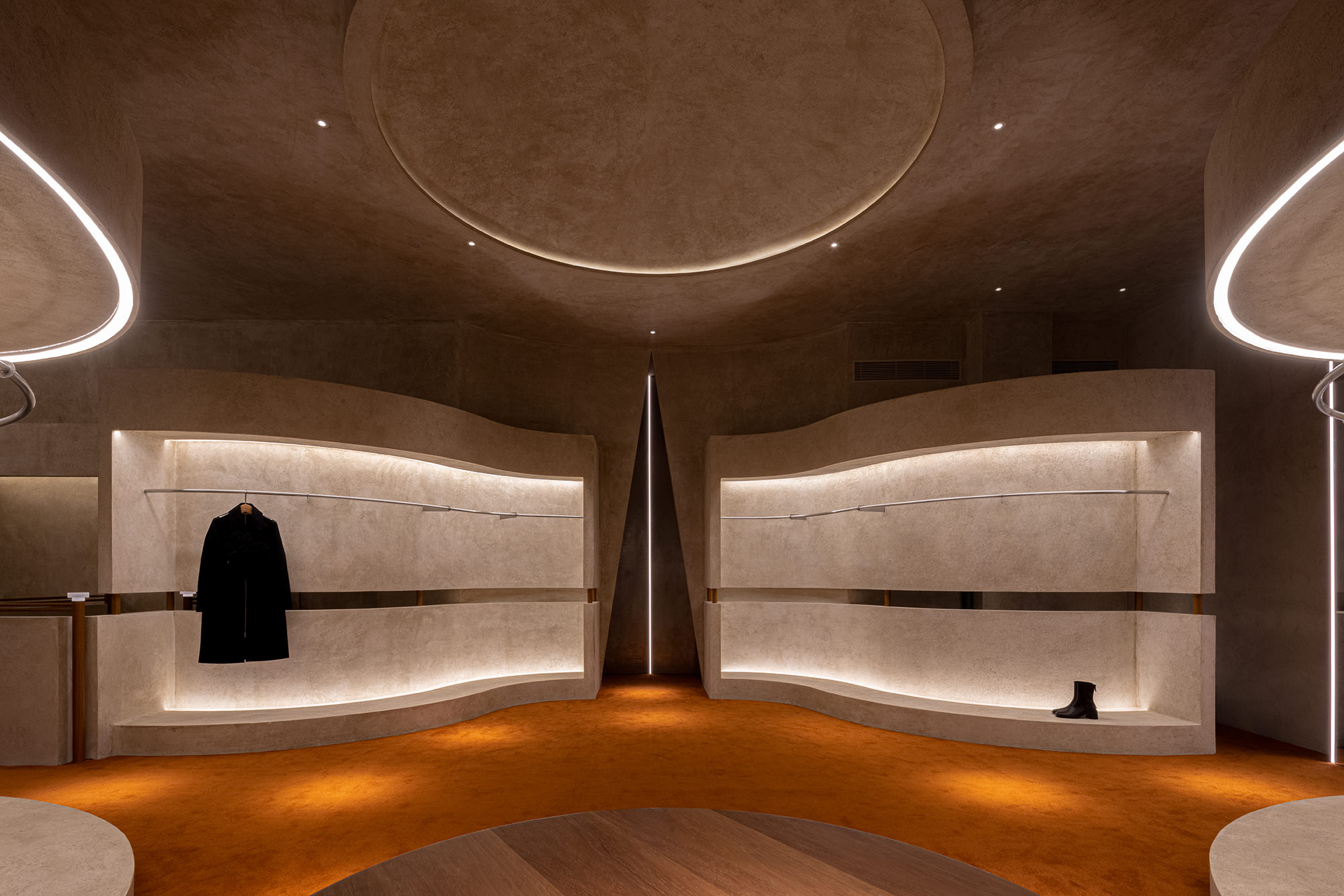 liang architecture丨复古未来主义买手店