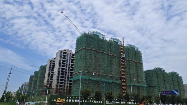 少了些城市的冰冷,多了些乡土的热情:民权县城东区街景