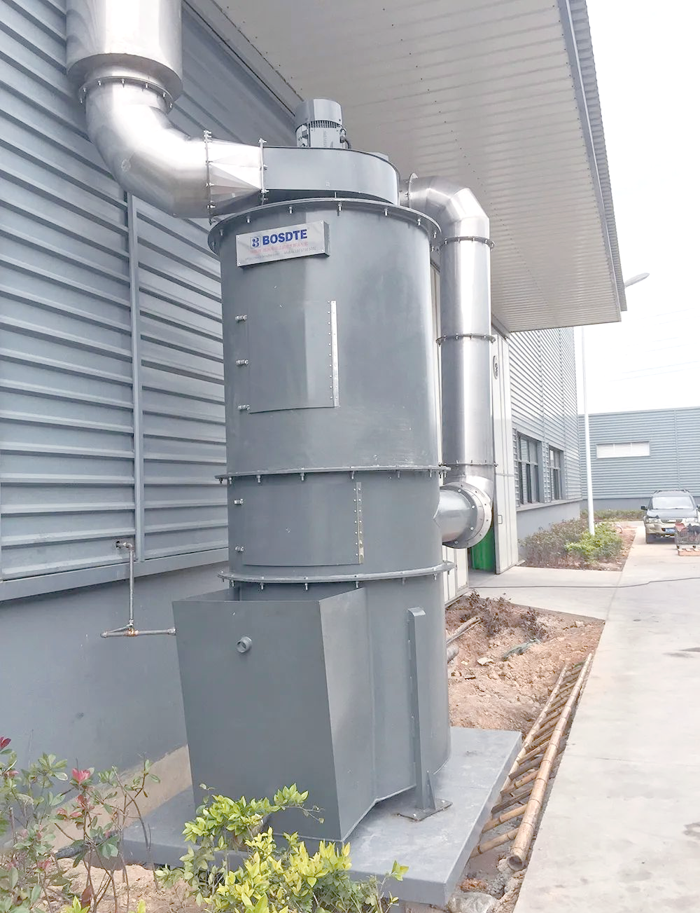 其高效除尘性能使其成为工业生产中不可或缺的环保设备,特别是在烟尘