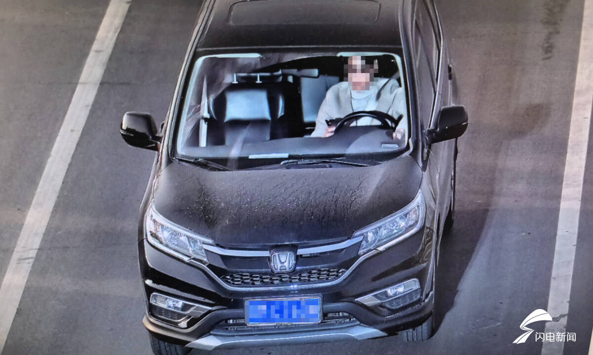持棍拦车“抢劫”？滨城公安民警识破“黑吃黑”闹剧：车手想吞50万赃款，同伙演劫匪，谁知司机真报警了