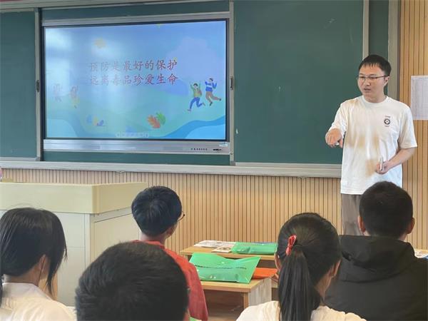 南通平潮镇开展国际禁毒日宣传活动