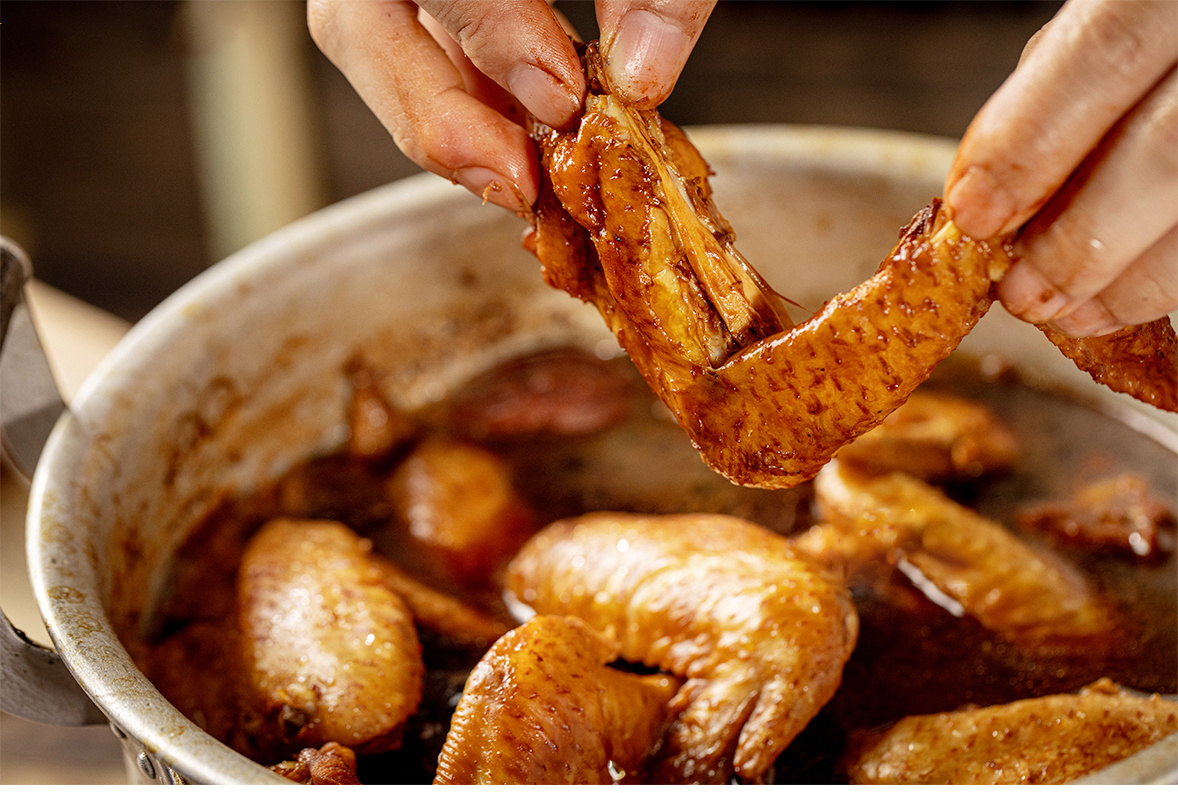 炒糖色只是为了上色吗?油炒糖色和水炒糖色的区别