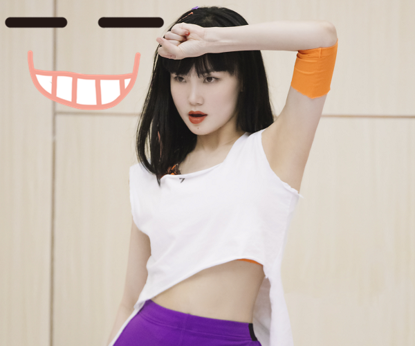 黄龄首次参加《奔跑吧》,出场自己改造衣服,真不愧是"总裁"