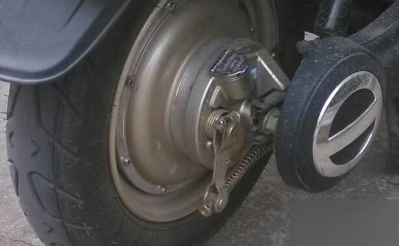 电动车后轮吱吱响怎么回事