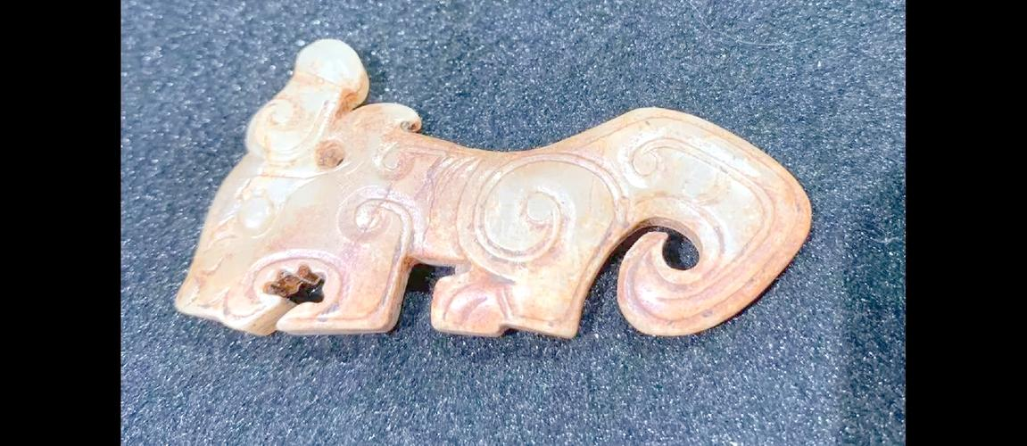 宝鸡出土的神秘珍宝:春秋虎形玉佩的珍贵与工艺