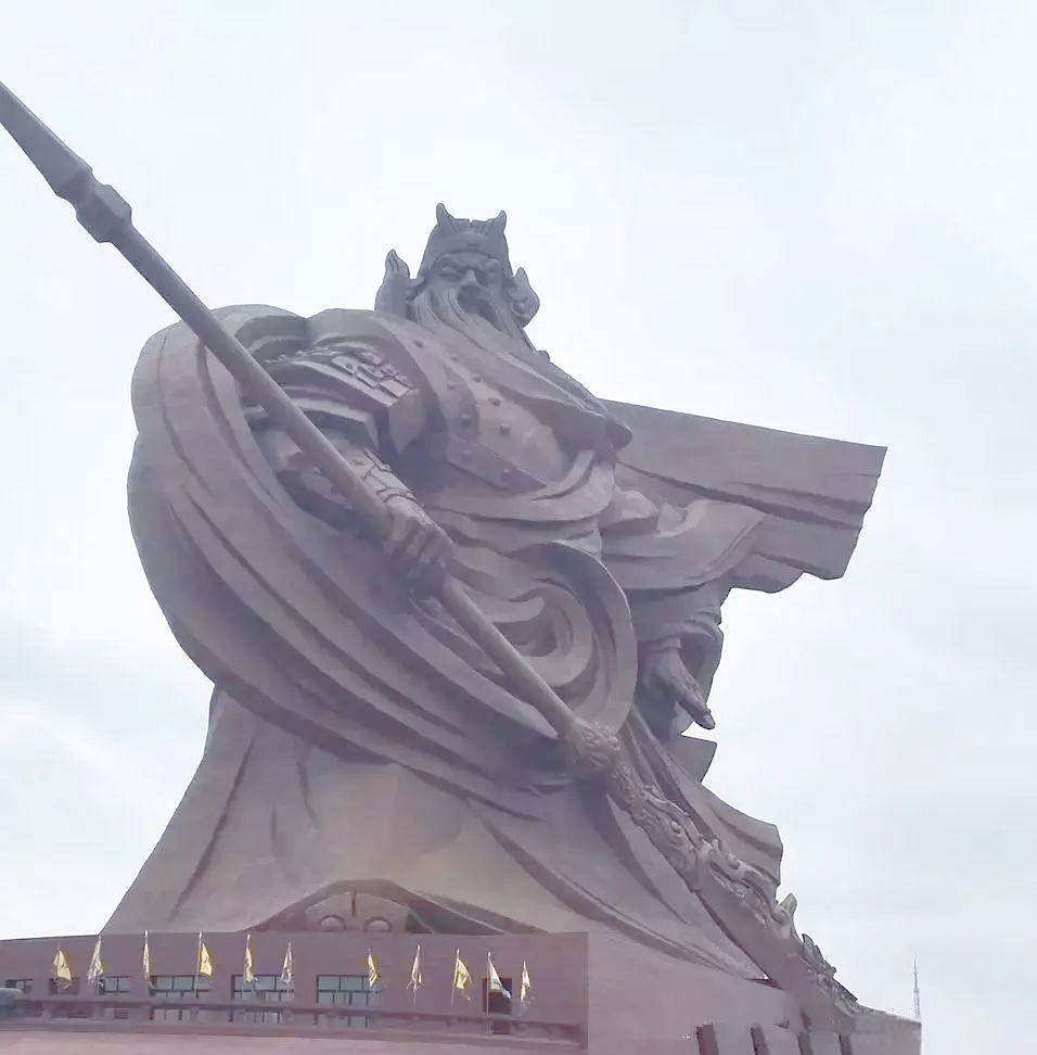 关公塑像的多样文化内涵与信仰探源