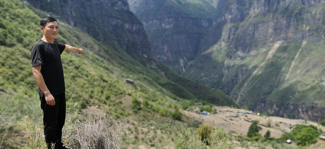 卫星俯瞰大凉山:离开悬崖村的他回来种梦丨记者蹲点日记