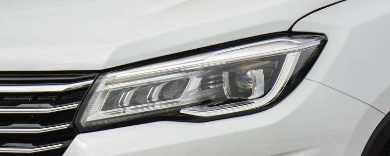 cs75汽车近光灯灯泡型号是什么