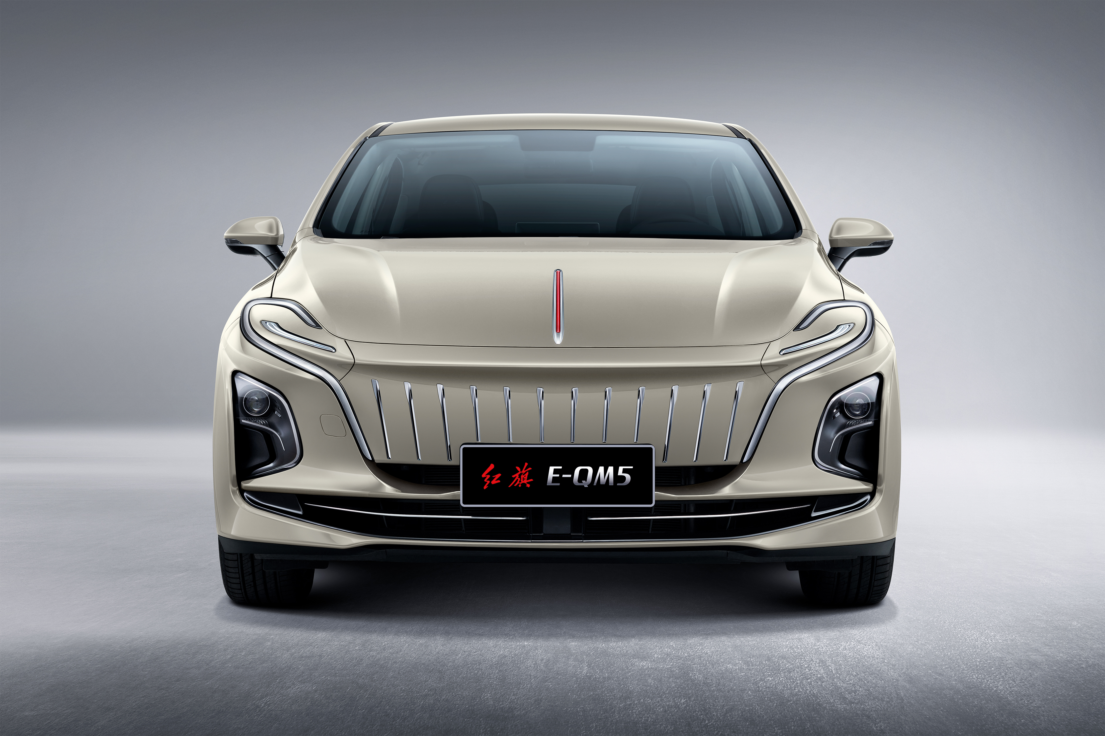 "红旗e-qm5 plus震撼登场",舒适性驾驶体验,全方位安全保障