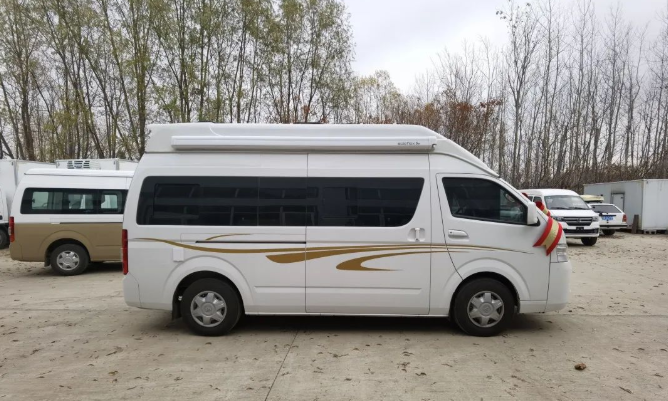 3.2郑州房车展:福生房车g9后置厨卫款,空间最大化,出行更舒适