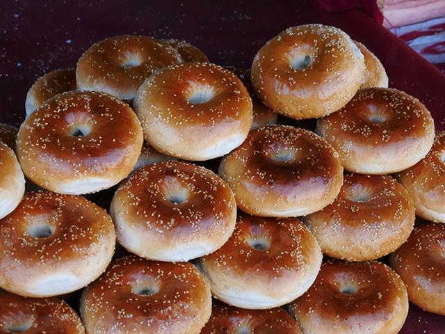 新疆这种馕,不一般,窝窝馕