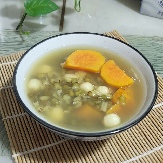 番薯绿豆莲子汤,清热解暑去火的甜汤,一家大小都适合喝