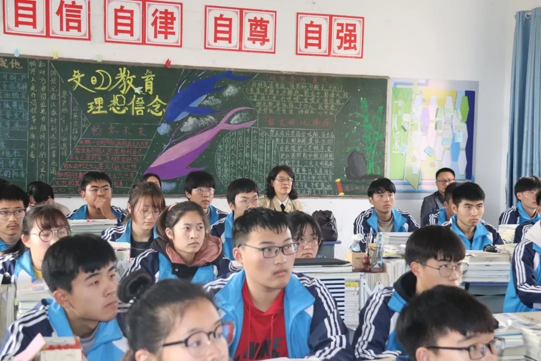 市教育局对八义集高中教学工作进行专项视导