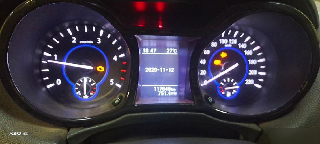 如果再生故障灯发出绿色的信号,这往往意味着汽车正在高速行驶,这个