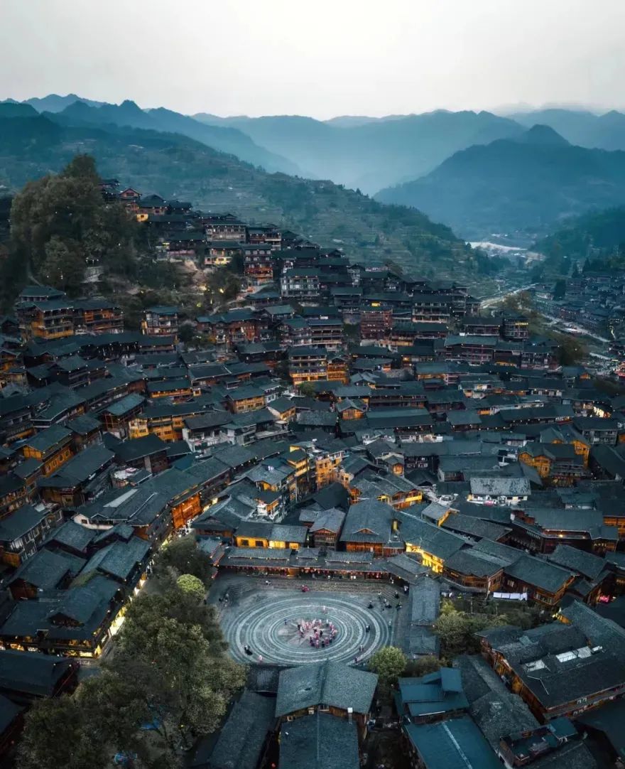 黄小西正吃晚饭!"夏"一站贵州,等你!