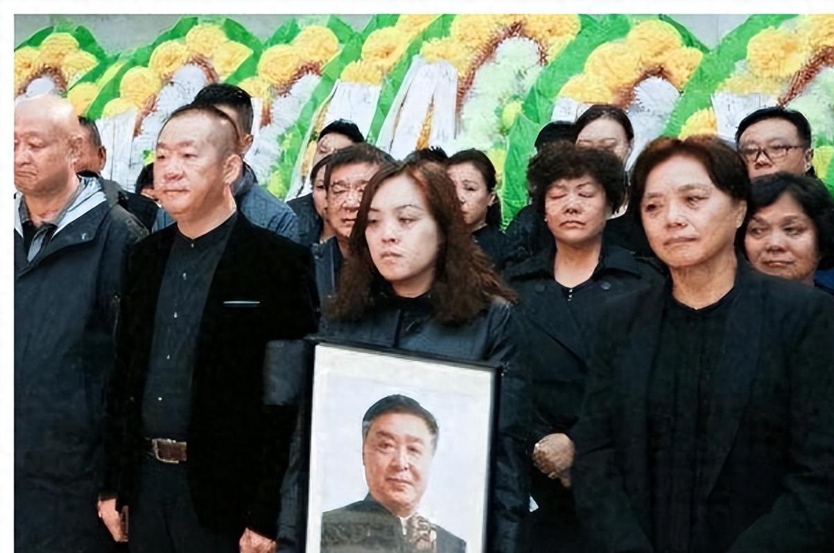 师胜杰病逝5年,女儿定居美国,遗孀宋艳的选择令人泪目