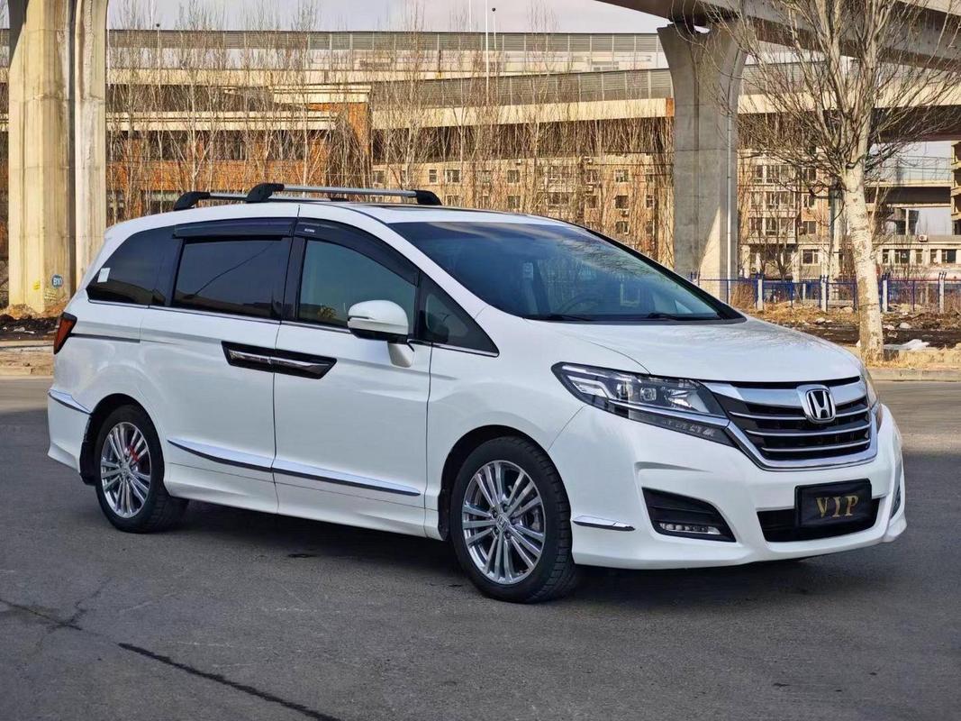 本田电动门七座商务车的名字是什么?