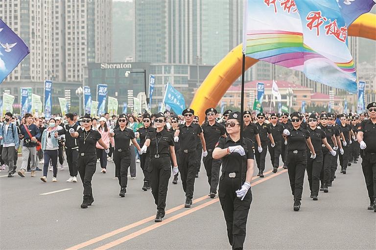 大连十九届徒步大会图片