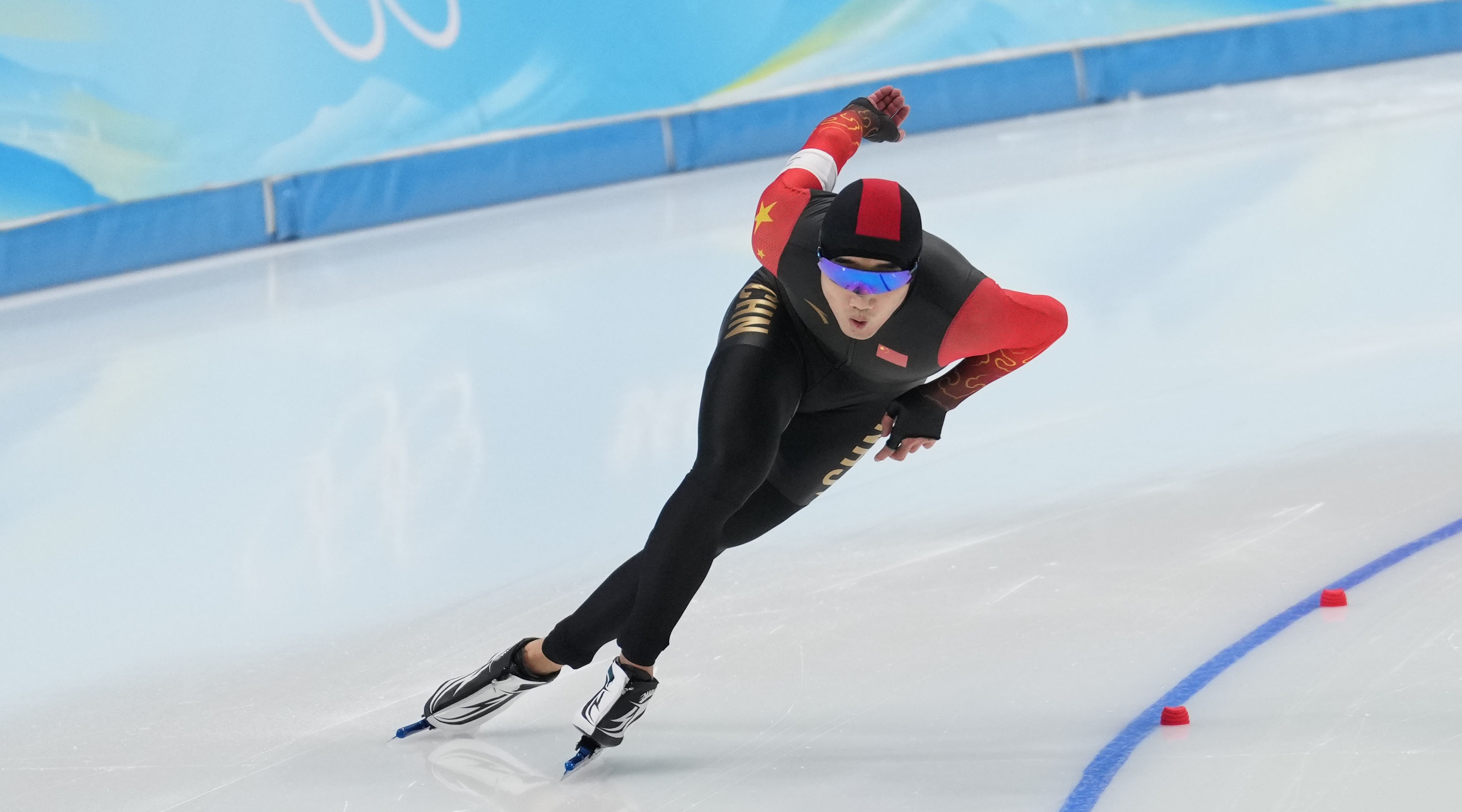 中国队第四金高亭宇夺得速度滑冰男子500米金牌