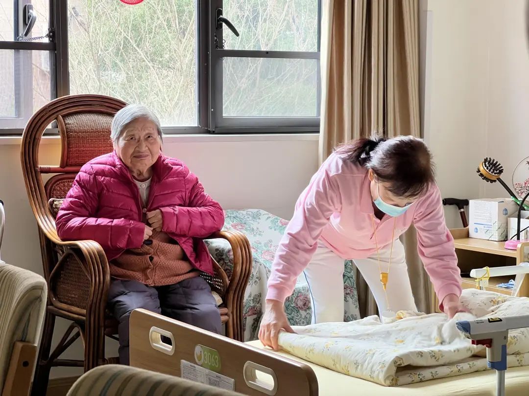 黄浦日记|养老服务记:将心比心,把老人当家人,把家属当亲人