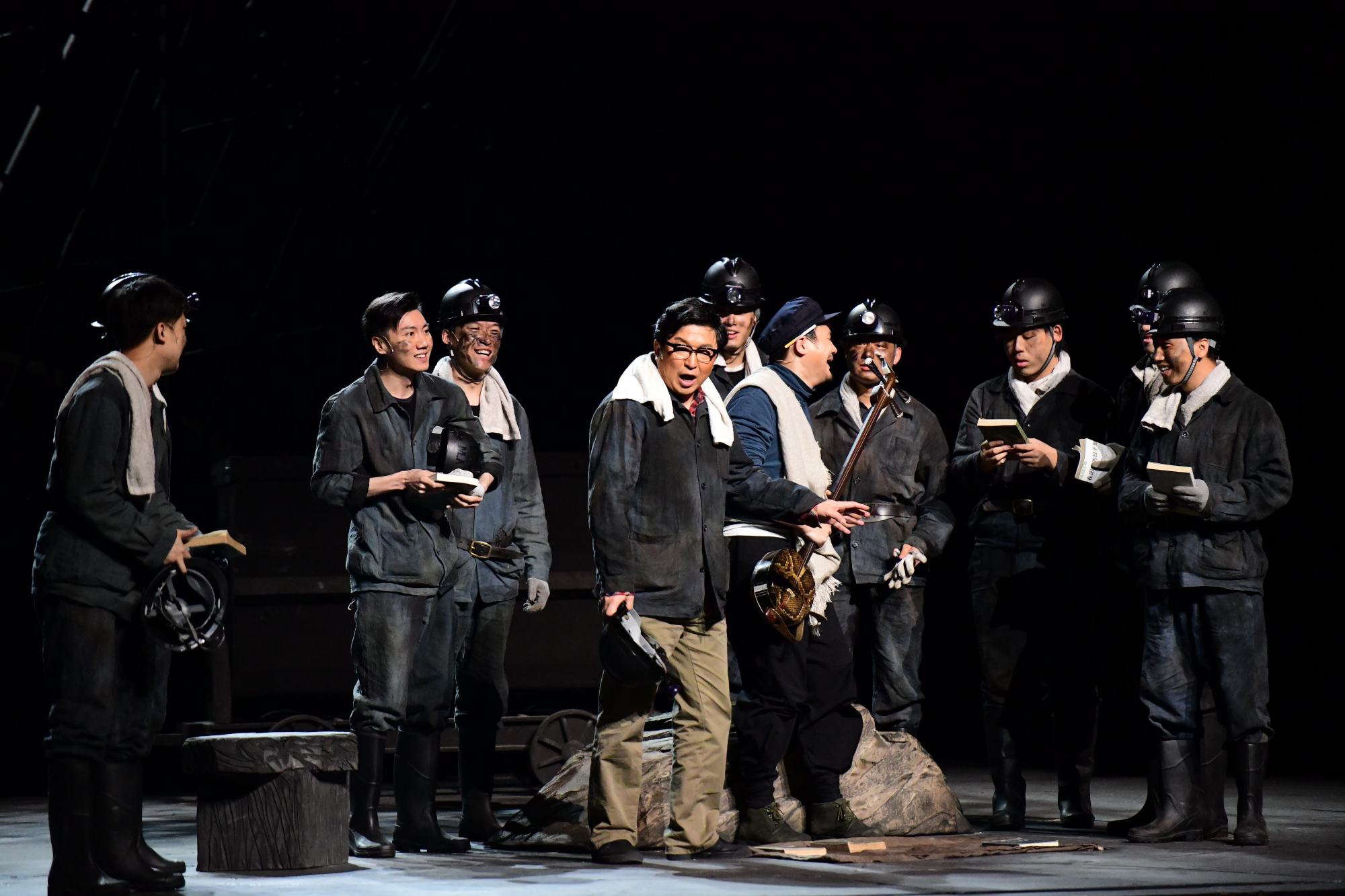 现实主义的光芒|话剧《路遥》观后