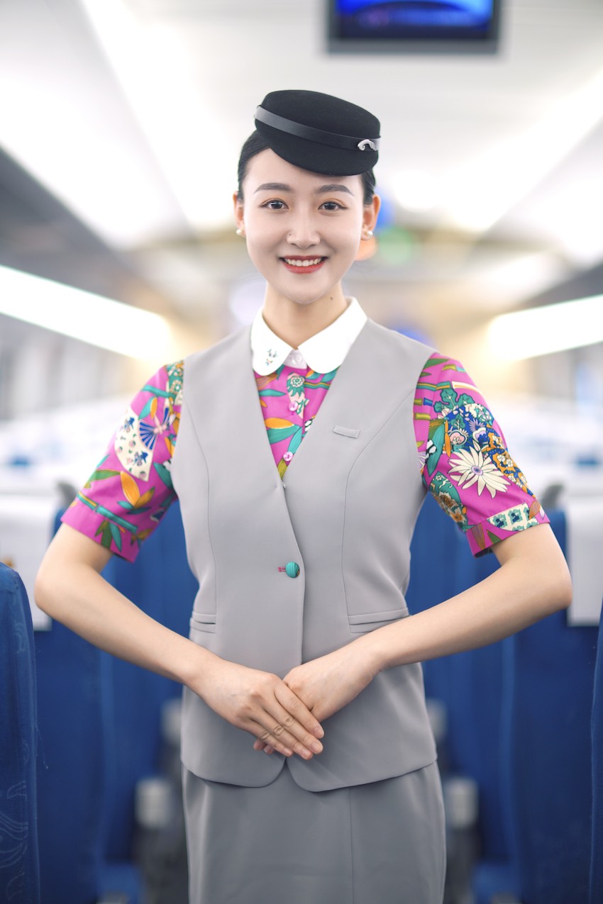 "动妹儿"换装上线 服务品质提升 成都至香港直达高铁亮点多