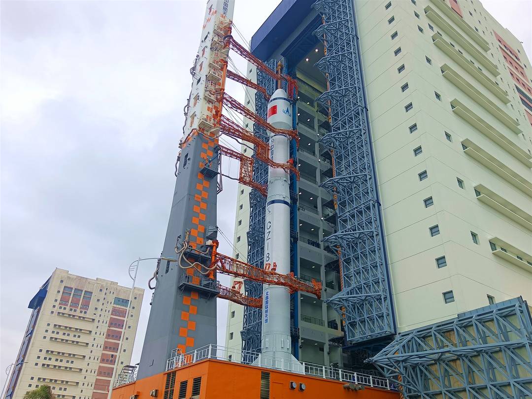 "今天,群星闪耀太空"——长征八号遥二火箭发射成功侧记