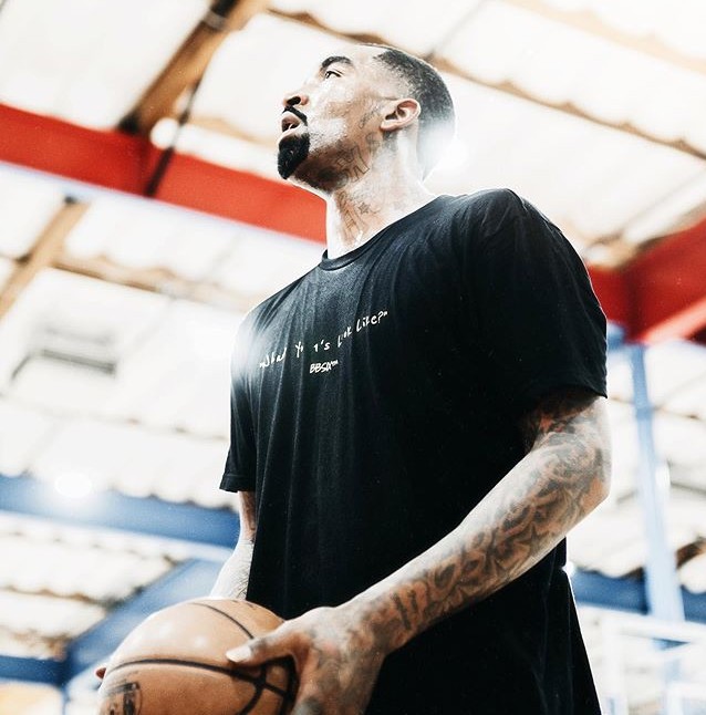 jr训练新照片曝光!神经刀等待出鞘,游戏中他已换上湖人21号球衣