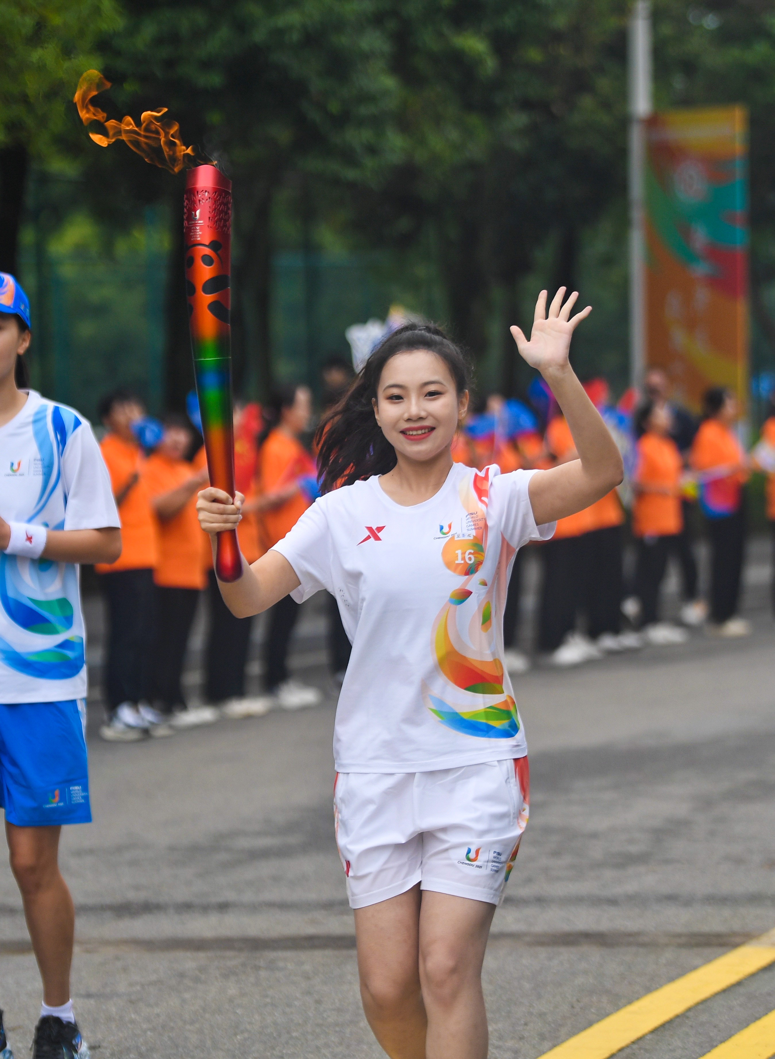 成都大运会火炬在西南财经大学(柳林校区)传递(2)