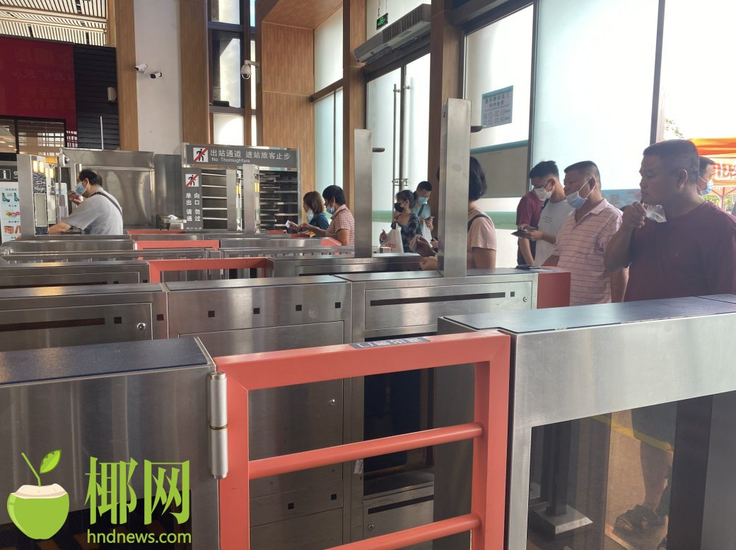 注意!受台风"查帕卡"影响 部分进出岛旅客列车停运