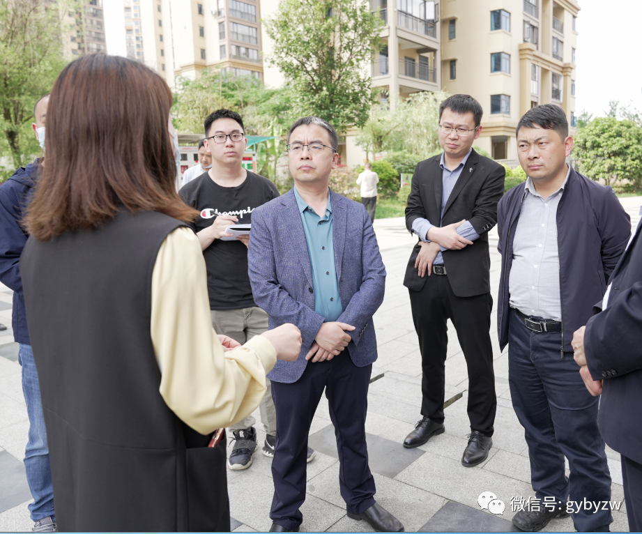 贵阳白云区区长唐樾率队暗查城市垃圾分类工作