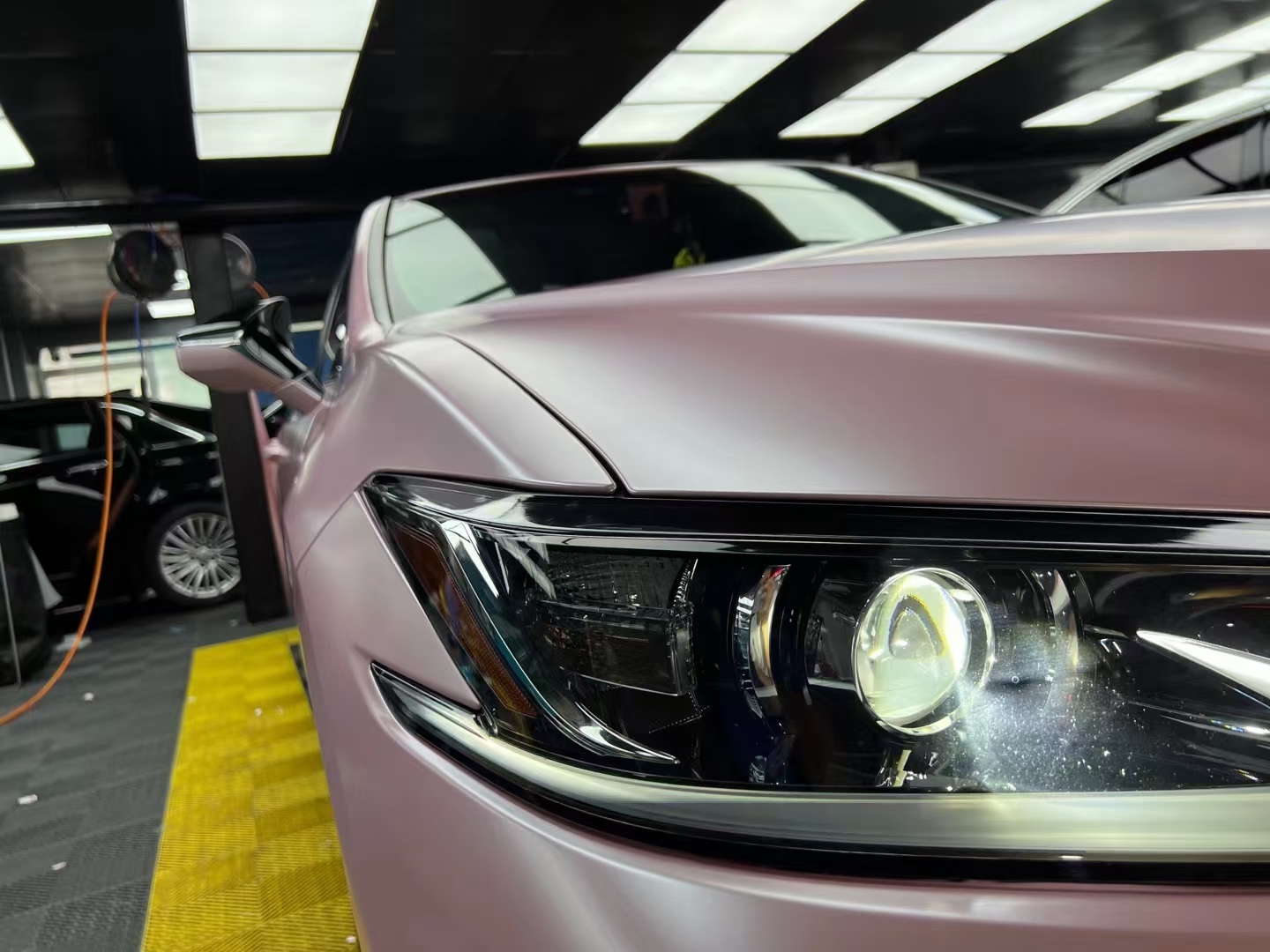 雷克萨斯菲卡改色膜电光樱花粉