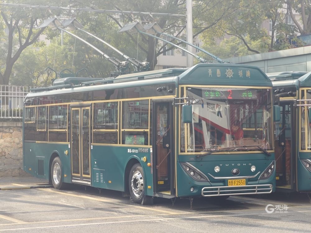 "复古铛铛车"亮相青岛街头,即将在2路线上线运行