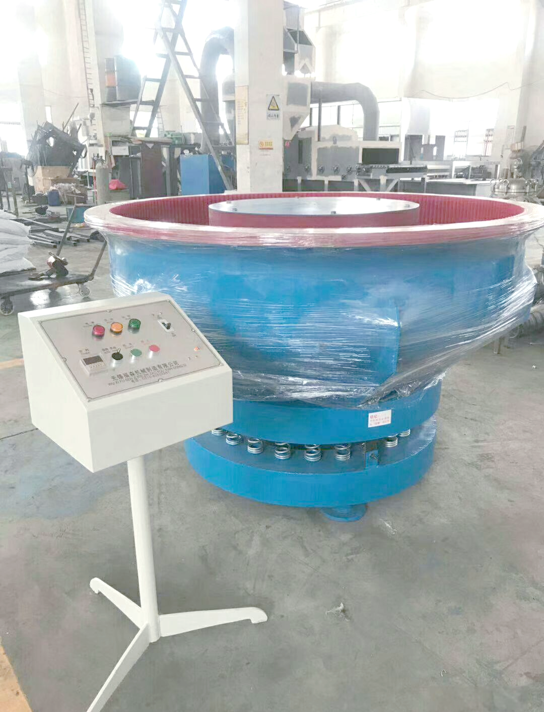 福森螺旋振动研磨机:高效去毛刺与抛光利器