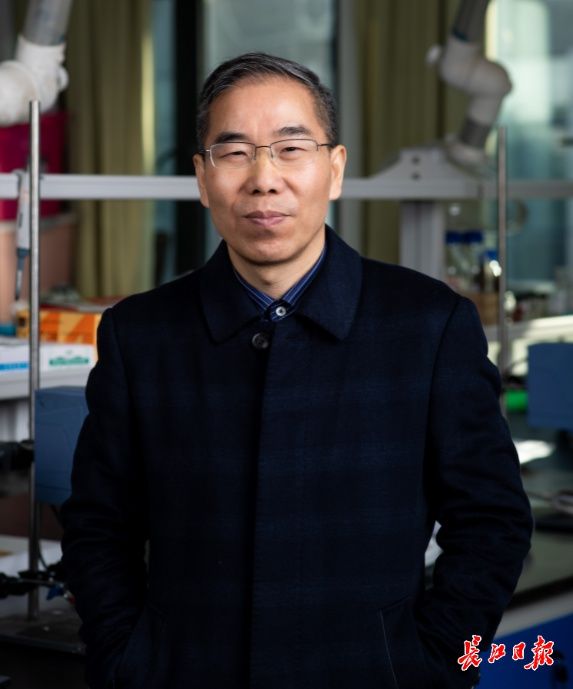 院士徐卫林:将纺织技术送上太空|长江日报2021年度封面人物