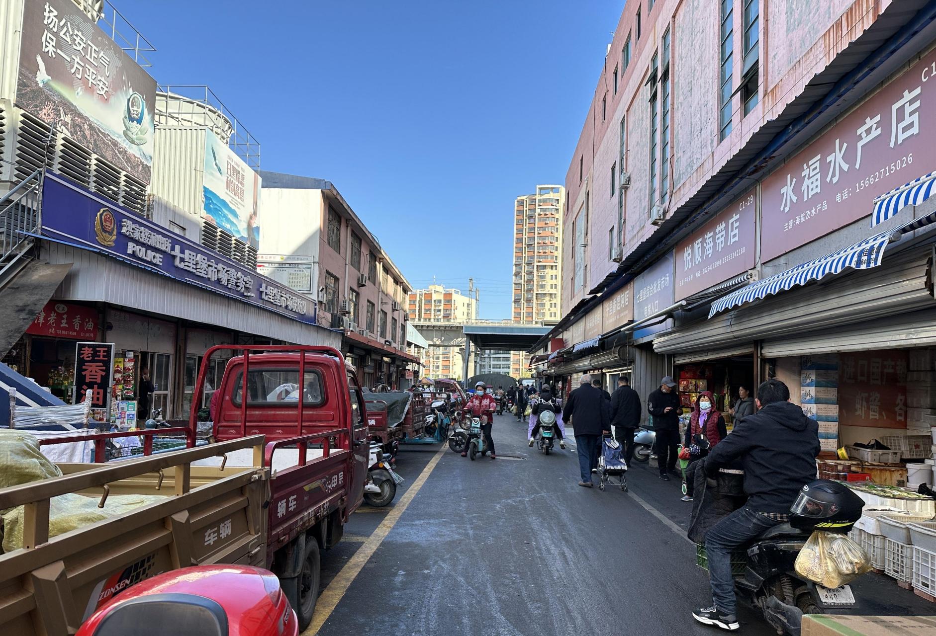 泺口服装市场 济南大型的服装批发市场.