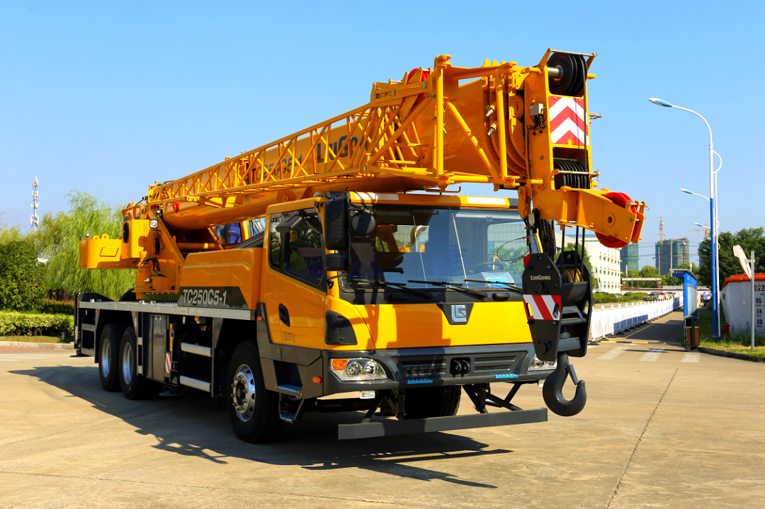 骏通jtc25f5b这款骏通jtc25f5b汽车吊,同样在市场上备受瞩目