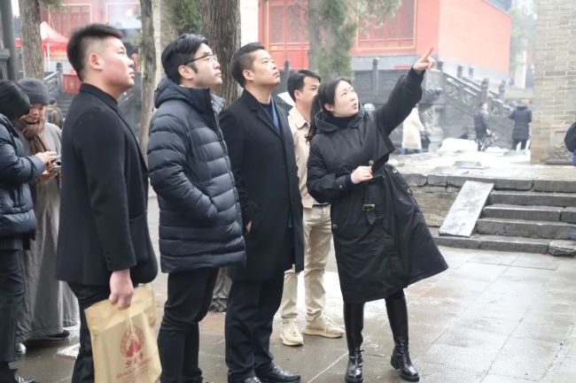 柬埔寨首相助理波尚琅一行参访少林寺