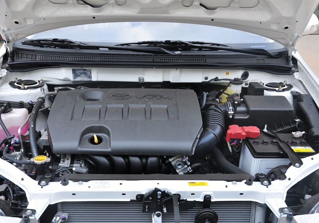 13款花冠的防盗器在什么位置