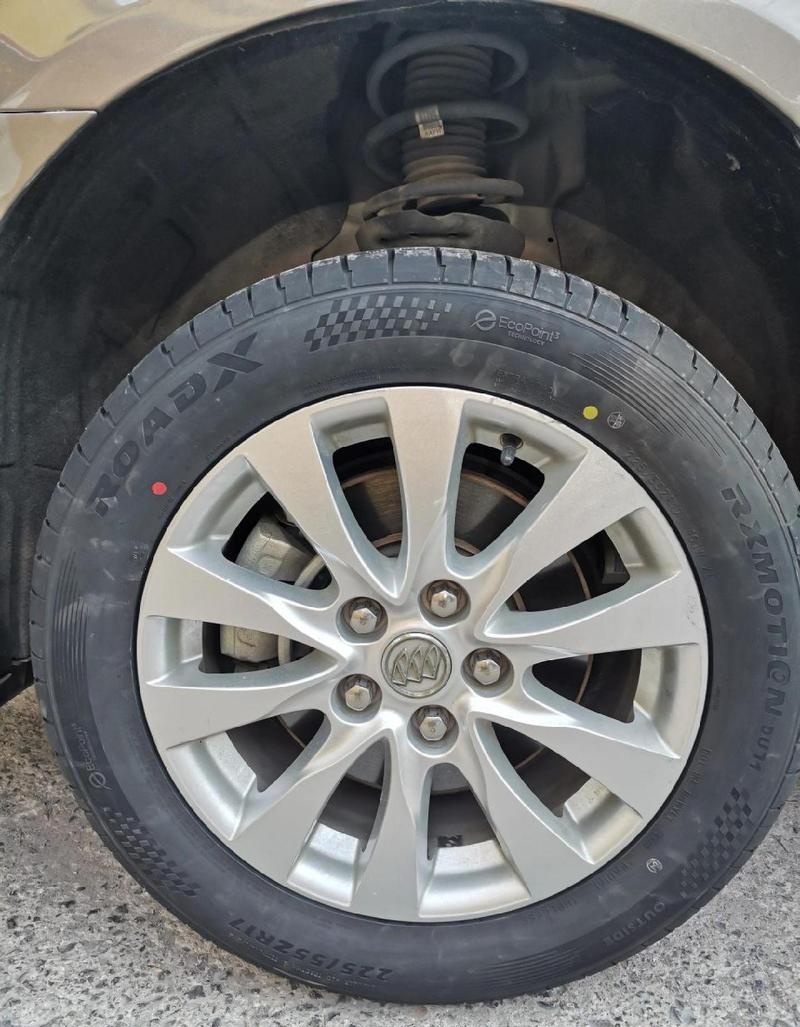 别克君越轮胎多少钱