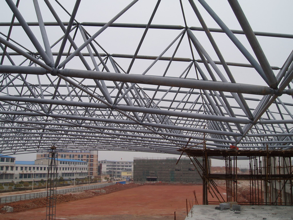 螺栓球网架吊装方法之地面拼装法