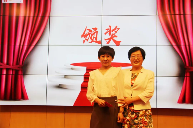 唐山市开滦第一中学举行庆祝第38个教师节大会