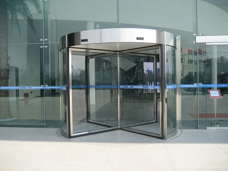 电动四翼旋转门为什么要维护保养,有什么意义又该如何进行?