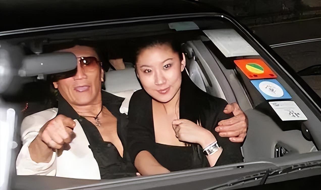 相差49岁的爷孙恋:谢贤养了12年的coco,分手5年后如今怎样了