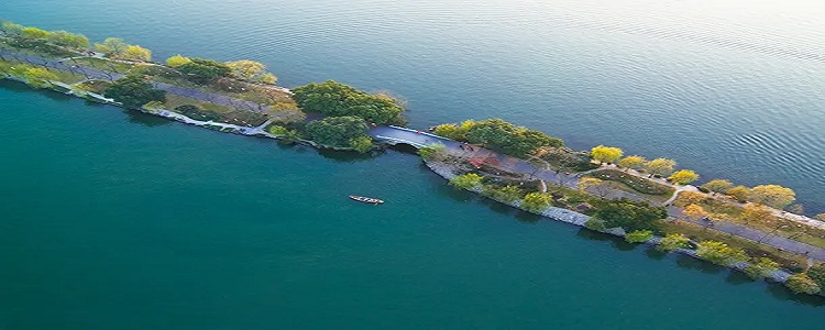 苏堤六桥:映波桥,锁澜桥,望山桥,压堤桥,东浦桥,跨虹桥